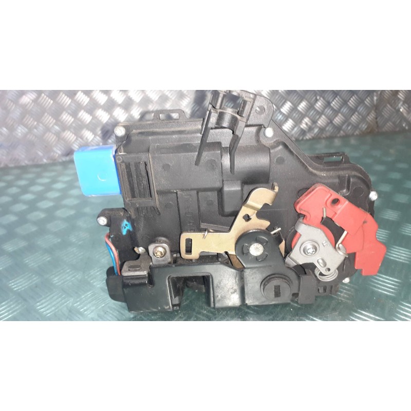 Recambio de cerradura puerta trasera izquierda para volkswagen golf v berlina (1k1) gt sport referencia OEM IAM 7L0839016  