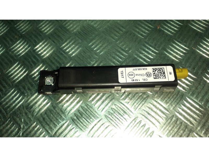Recambio de base de antena para volkswagen golf vii lim. referencia OEM IAM 5G6035577  