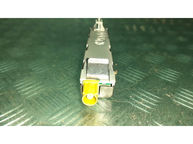 Recambio de base de antena para volkswagen golf vii lim. referencia OEM IAM 5G6035577  