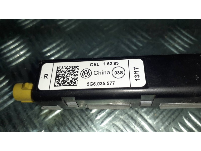 Recambio de base de antena para volkswagen golf vii lim. referencia OEM IAM 5G6035577  