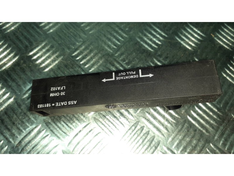 Recambio de antena para renault megane ii classic berlina referencia OEM IAM 8200082278 S118541001 