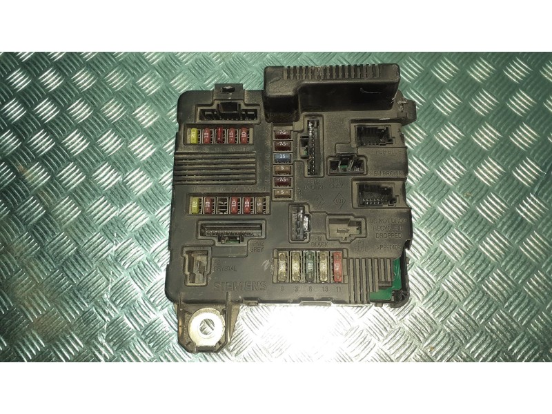 Recambio de caja reles / fusibles para renault scenic ii authentique referencia OEM IAM 8200306032B S118399200E 