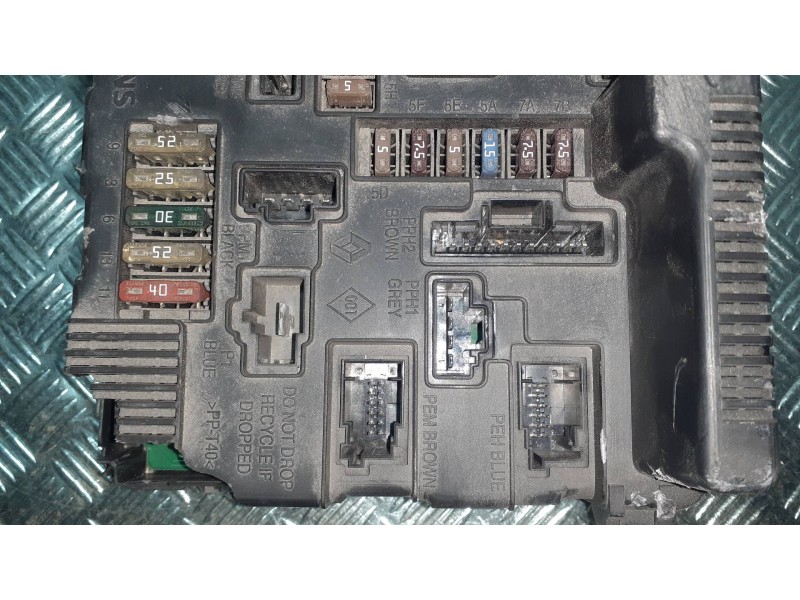 Recambio de caja reles / fusibles para renault scenic ii authentique referencia OEM IAM 8200306032B S118399200E 