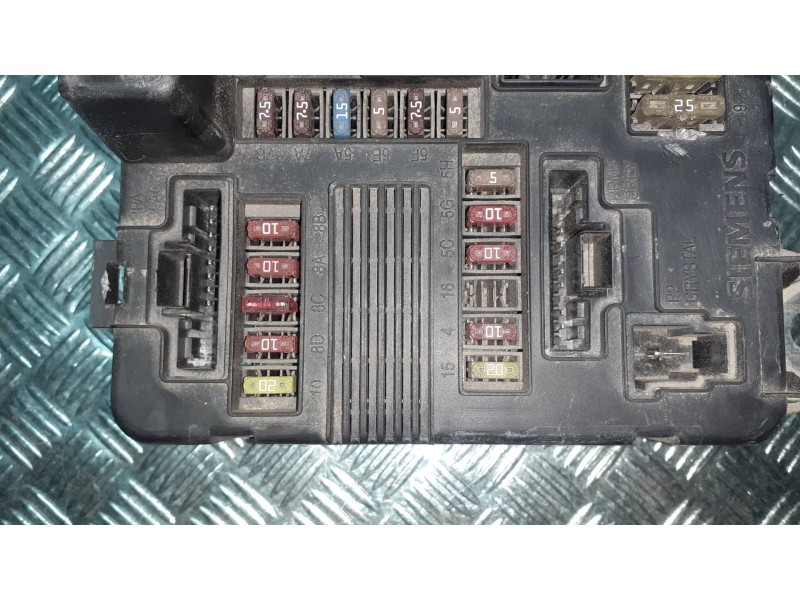 Recambio de caja reles / fusibles para renault scenic ii authentique referencia OEM IAM 8200306032B S118399200E 