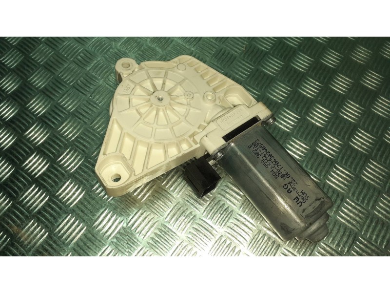 Recambio de motor elevalunas delantero derecho para volkswagen golf vii lim. referencia OEM IAM 5Q4959802B 1036C22941100 1704302