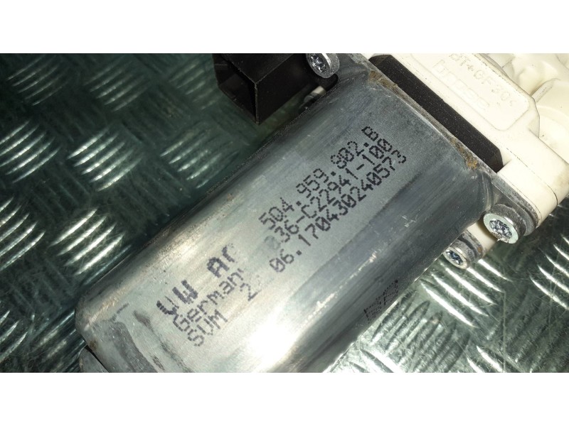 Recambio de motor elevalunas delantero derecho para volkswagen golf vii lim. referencia OEM IAM 5Q4959802B 1036C22941100 1704302