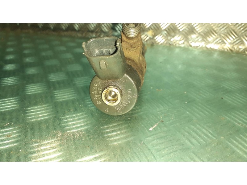 Recambio de inyector para citroen xsara picasso 2.0 hdi sx referencia OEM IAM 0445110076 9653594280 BOSCH