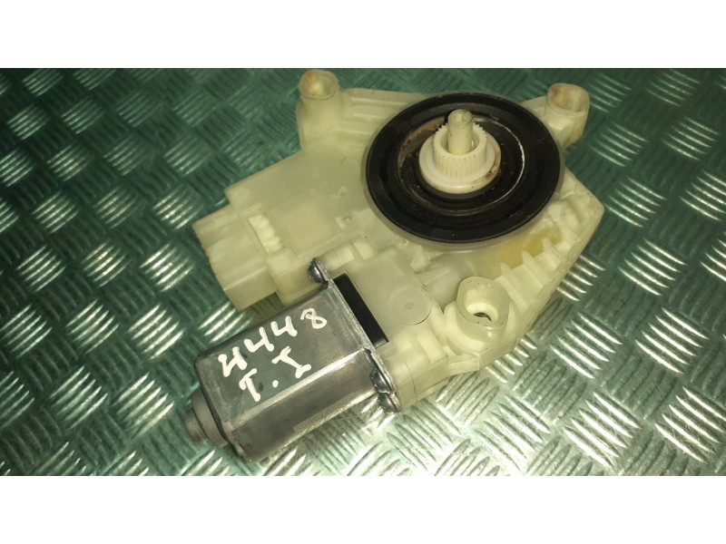 Recambio de motor elevalunas trasero izquierdo para volkswagen golf vii lim. referencia OEM IAM 5Q4959811D  