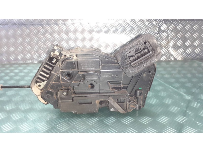 Recambio de cerradura puerta trasera derecha para volkswagen golf vii lim. referencia OEM IAM A6E5TA839016E RH45380180 