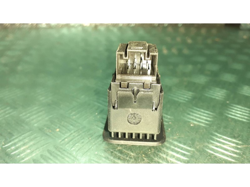 Recambio de mando elevalunas trasero izquierdo para volkswagen golf vii lim. referencia OEM IAM 5G08685345 5G0959855M 