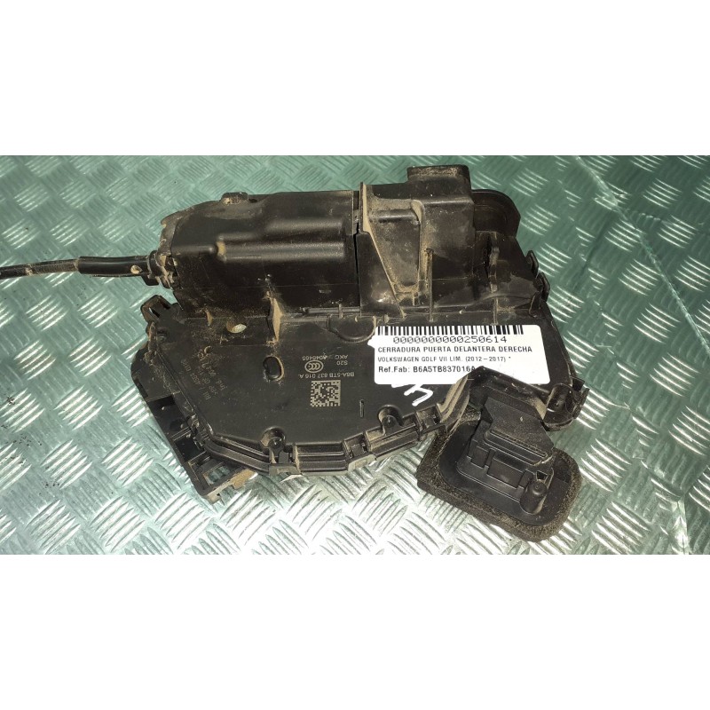 Recambio de cerradura puerta delantera derecha para volkswagen golf vii lim. referencia OEM IAM B6A5TB837016A RH45340180 