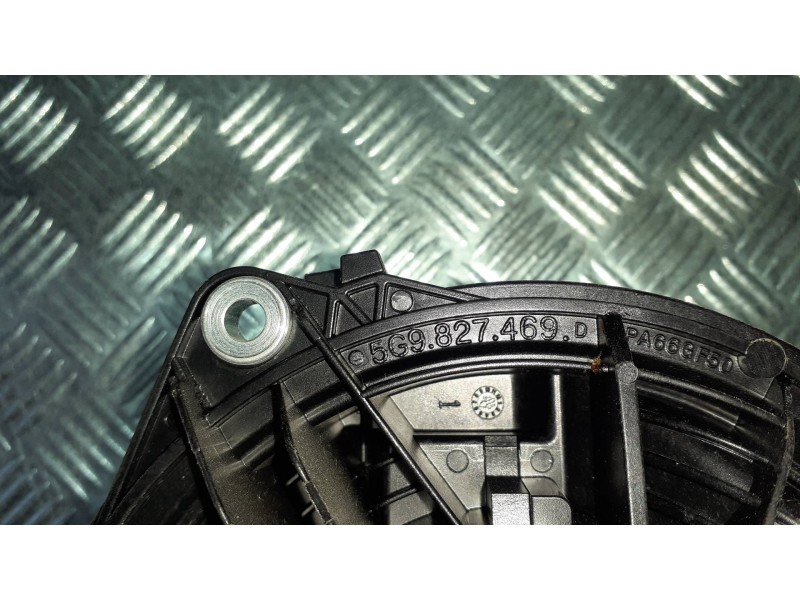 Recambio de maneta exterior maletero / porton para volkswagen golf vii lim. referencia OEM IAM 5G6827469F 5GE827469D 5G9827469D