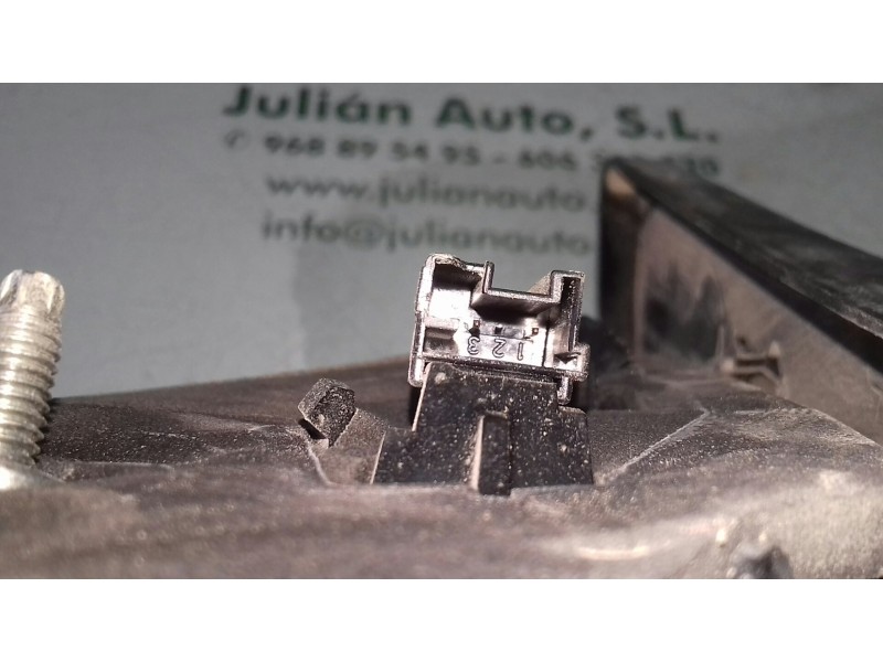 Recambio de piloto trasero izquierdo interior para peugeot 3008 confort referencia OEM IAM 9805511380 81300101 PORTON