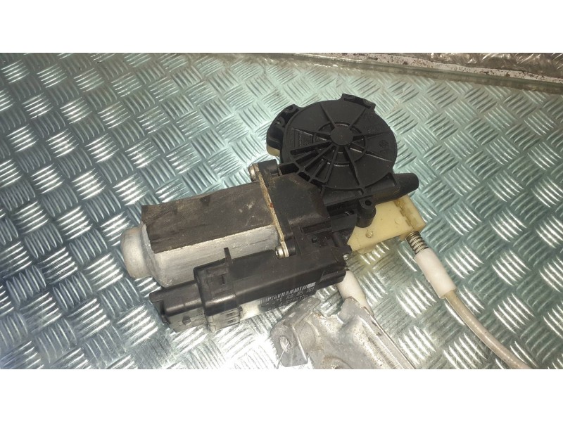 Recambio de elevalunas delantero izquierdo para renault megane ii classic berlina referencia OEM IAM 128000471 400790D ELECTRICO