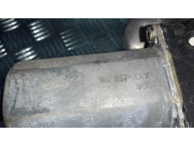 Recambio de elevalunas trasero derecho para audi a6 berlina (4b2) referencia OEM IAM 4B0839398B 0130821785 ELECTRICO Recambio de elevalunas trasero derecho para audi a6 berlina (4b2) referencia OEM IAM 4B0839398B 0130821785 ELECTRICO
