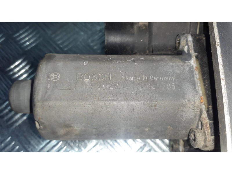 Recambio de elevalunas trasero derecho para audi a6 berlina (4b2) referencia OEM IAM 4B0839398B 0130821785 ELECTRICO Recambio de elevalunas trasero derecho para audi a6 berlina (4b2) referencia OEM IAM 4B0839398B 0130821785 ELECTRICO