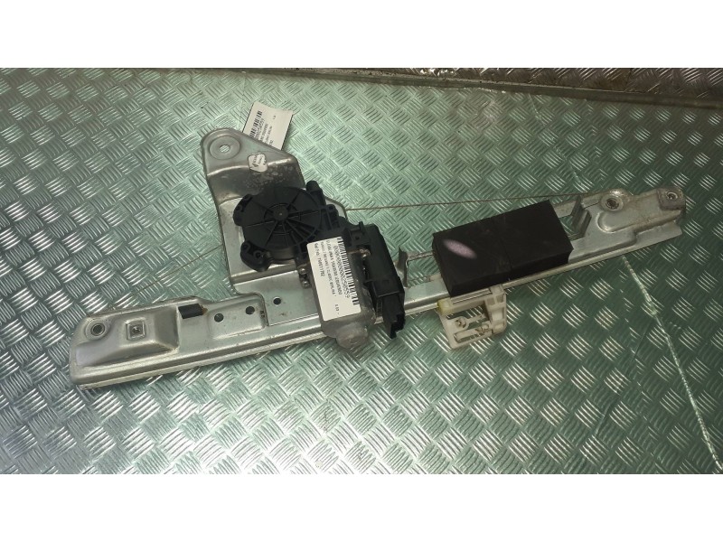 Recambio de elevalunas trasero izquierdo para renault megane ii classic berlina referencia OEM IAM 190011782  ELECTRICO