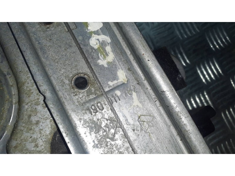 Recambio de elevalunas trasero izquierdo para renault megane ii classic berlina referencia OEM IAM 190011782  ELECTRICO