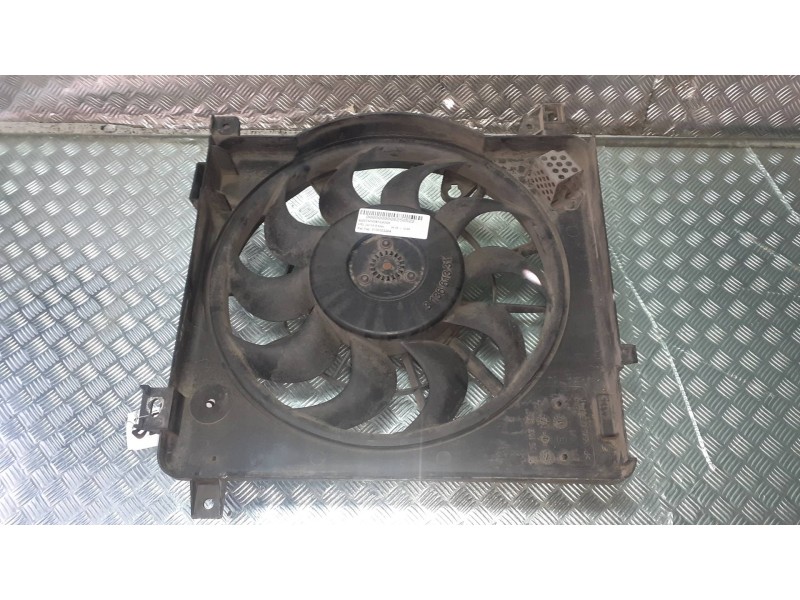 Recambio de electroventilador para opel zafira b enjoy referencia OEM IAM 0130303304 24467444 BOSCH
