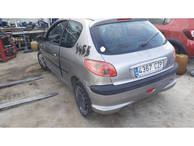 peugeot 206 berlina del año 2004