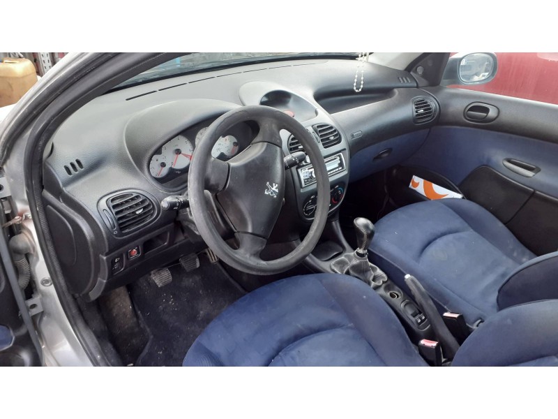 peugeot 206 berlina del año 2004