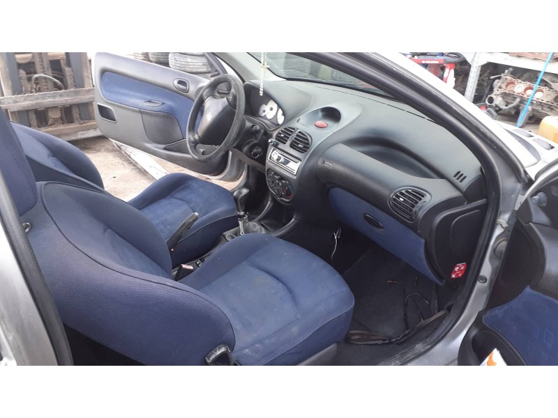 peugeot 206 berlina del año 2004