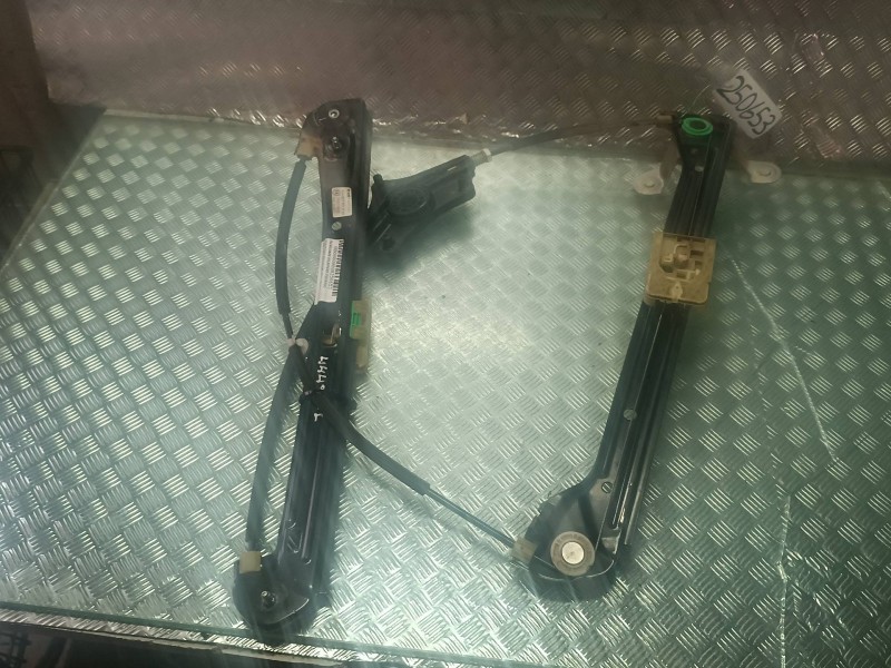 Recambio de elevalunas delantero izquierdo para volkswagen golf vii lim. referencia OEM IAM 5G4843461H  SIN MOTOR