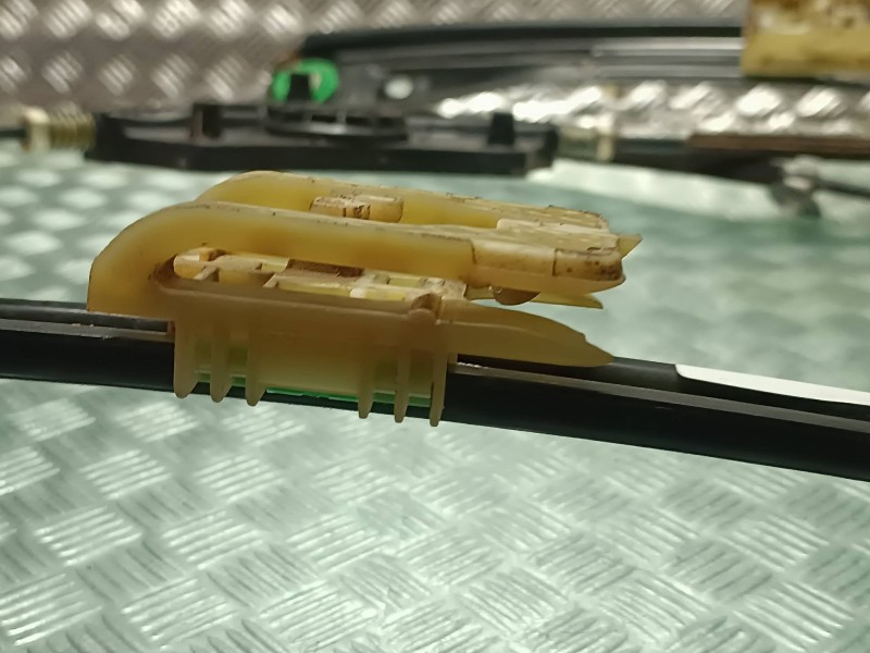 Recambio de elevalunas delantero derecho para volkswagen golf vii lim. referencia OEM IAM 5G4837462H  SIN MOTOR