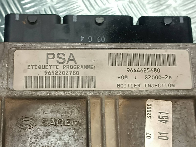 Recambio de centralita motor uce para peugeot 206 berlina referencia OEM IAM 21584632 9652202780 9644625680