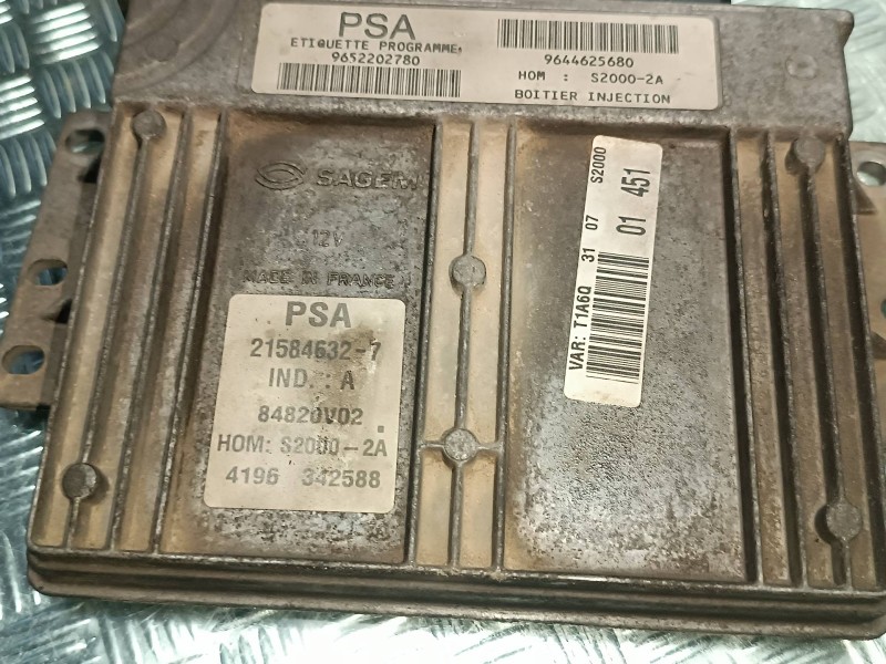 Recambio de centralita motor uce para peugeot 206 berlina referencia OEM IAM 21584632 9652202780 9644625680