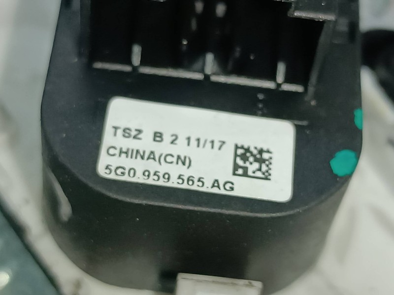 Recambio de mando retrovisor para volkswagen golf vii lim. referencia OEM IAM 5G0959565AG  