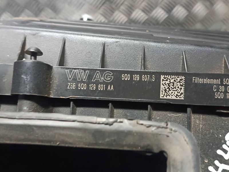 Recambio de filtro aire para volkswagen golf vii lim. referencia OEM IAM 5G0129607S 5G0129620B 