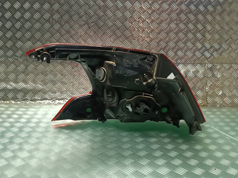 Recambio de piloto trasero derecho para peugeot 308 referencia OEM IAM 9823728580 81250202 