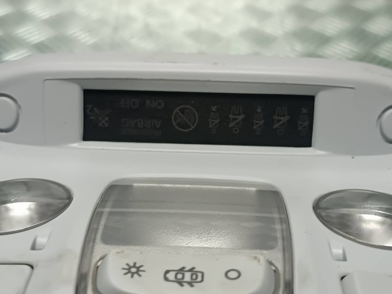 Recambio de luz interior para peugeot 308 referencia OEM IAM 98215348PR 11010337 