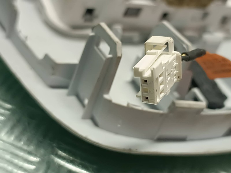 Recambio de luz interior para peugeot 308 referencia OEM IAM 98215348PR 11010337 