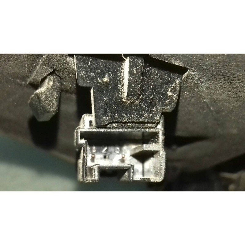 Recambio de piloto trasero derecho interior para peugeot 3008 confort referencia OEM IAM 9805511280 81300201 PORTON