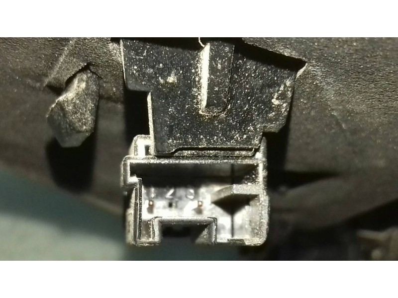 Recambio de piloto trasero derecho interior para peugeot 3008 confort referencia OEM IAM 9805511280 81300201 PORTON