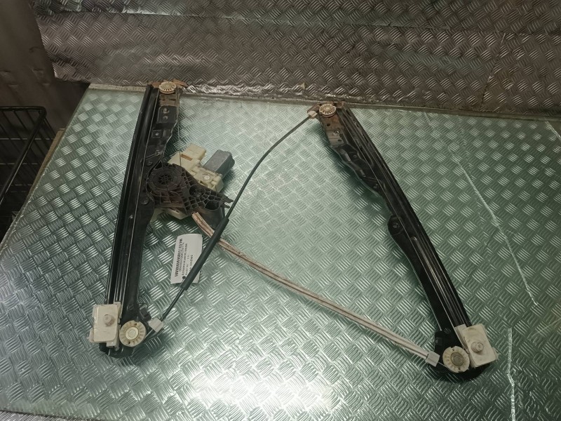 Recambio de elevalunas delantero derecho para peugeot 308 referencia OEM IAM 122425AVG 9816273080 CON MOTOR