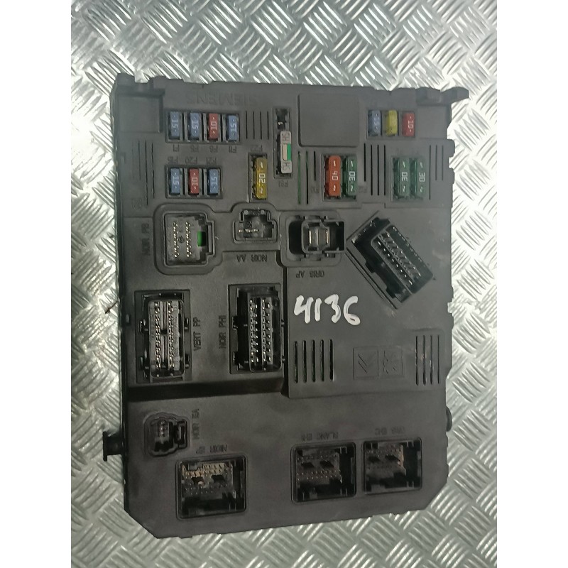 Recambio de caja reles / fusibles para citroen xsara picasso 2.0 hdi sx referencia OEM IAM S118085320 9653667580 245721028