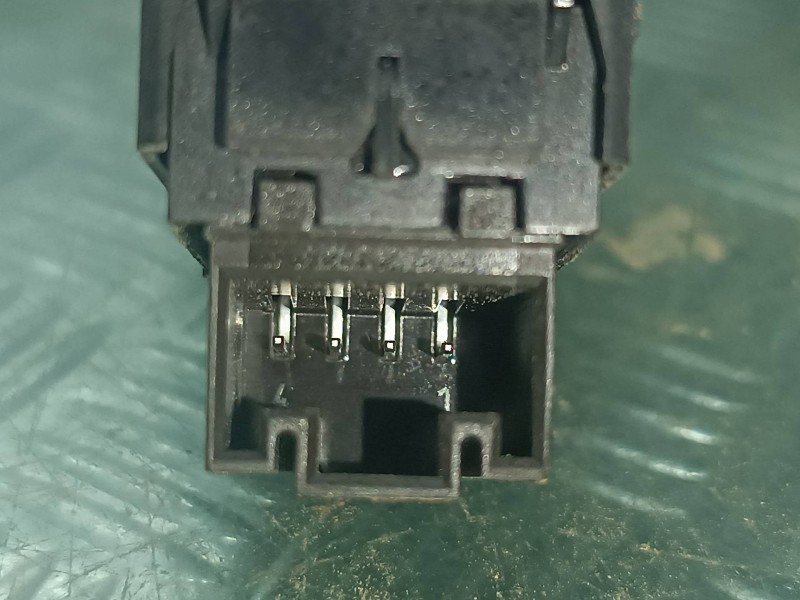 Recambio de mando elevalunas trasero derecho para volkswagen golf vii lim. referencia OEM IAM 5G0868345 5G0959855M 