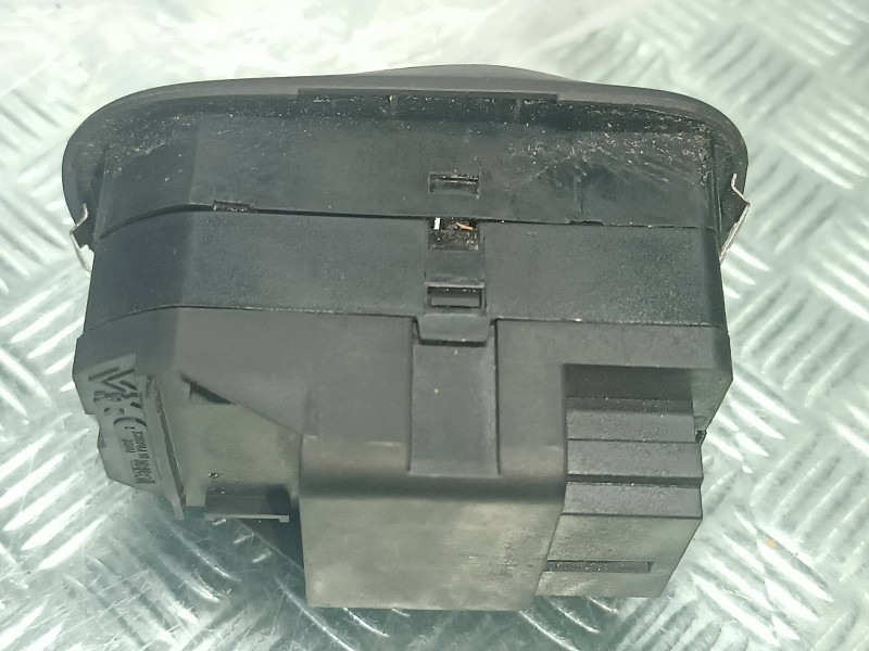 Recambio de mando elevalunas delantero izquierdo para peugeot 206 berlina referencia OEM IAM   