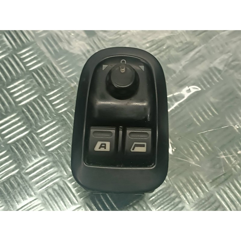 Recambio de mando elevalunas delantero izquierdo para peugeot 206 berlina xs referencia OEM IAM   