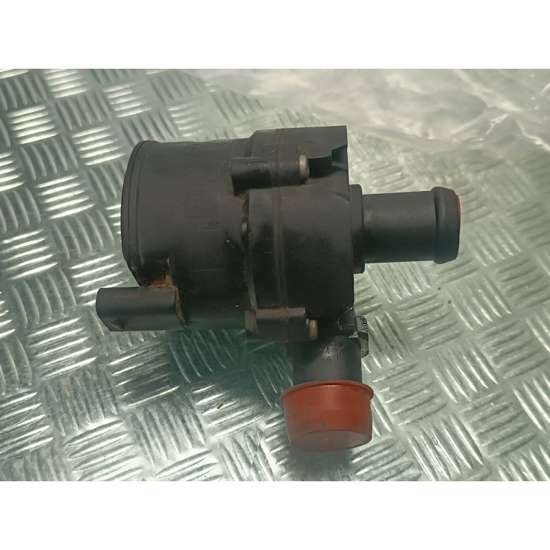 Recambio de bomba agua para volkswagen golf vii lim. referencia OEM IAM 0392023209 5G0965567 BOSCH