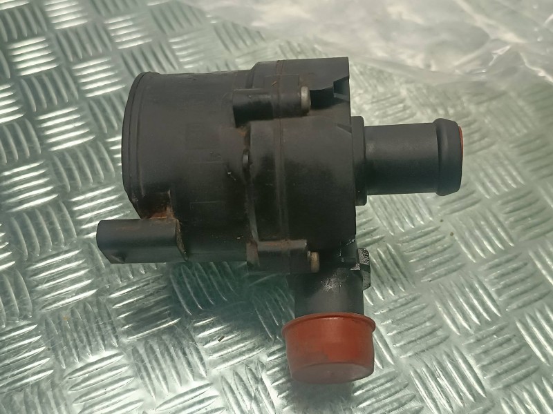 Recambio de bomba agua para volkswagen golf vii lim. referencia OEM IAM 0392023209 5G0965567 BOSCH