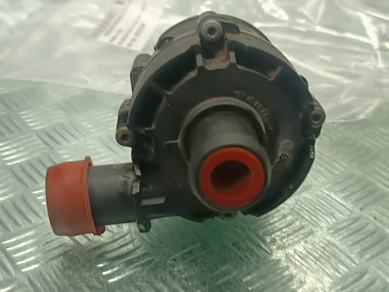 Recambio de bomba agua para volkswagen golf vii lim. referencia OEM IAM 0392023209 5G0965567 BOSCH