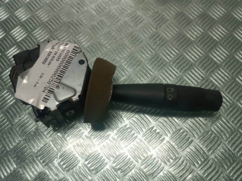 Recambio de mando luces para peugeot 205 berlina referencia OEM IAM 33614552 9753468680 