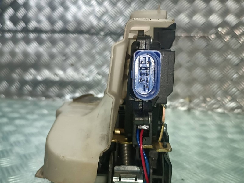 Recambio de cerradura puerta delantera derecha para volkswagen golf v berlina (1k1) gt sport referencia OEM IAM   