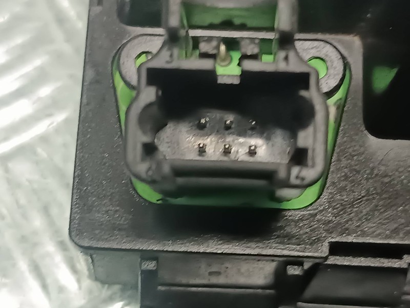 Recambio de pantalla multifuncion para peugeot 206 berlina referencia OEM IAM 96250976ZR 02432219901 