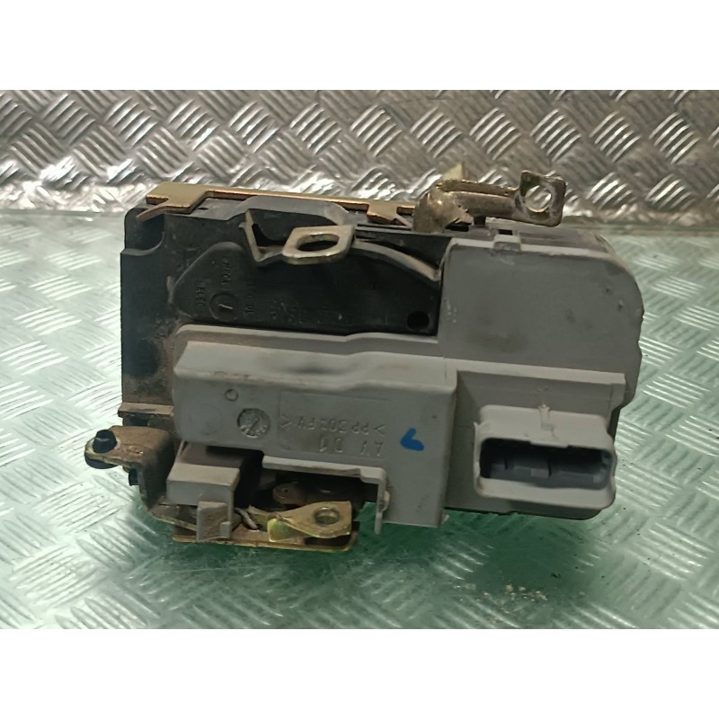 Recambio de cerradura puerta delantera derecha para peugeot 206 berlina xs referencia OEM IAM   