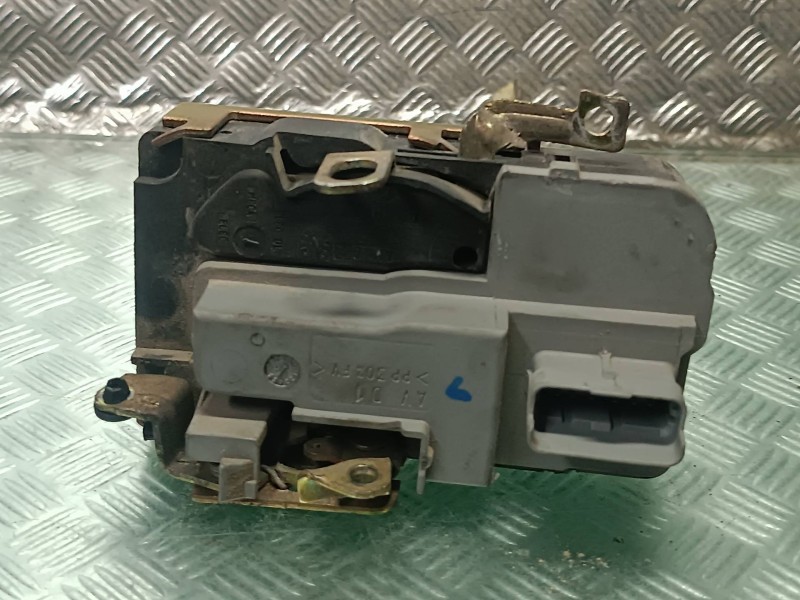 Recambio de cerradura puerta delantera derecha para peugeot 206 berlina xs referencia OEM IAM   